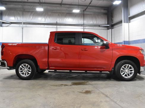 Used 2025 Chevrolet Silverado 1500 LT AWD/4WD image 25