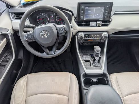 Used 2021 Toyota RAV4 XLE FWD image 6