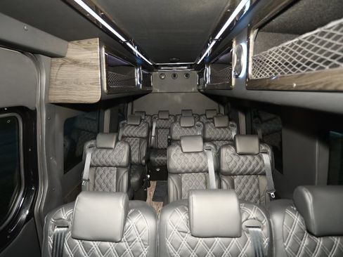 Used 2024 Mercedes-Benz Sprinter 3500 image 24