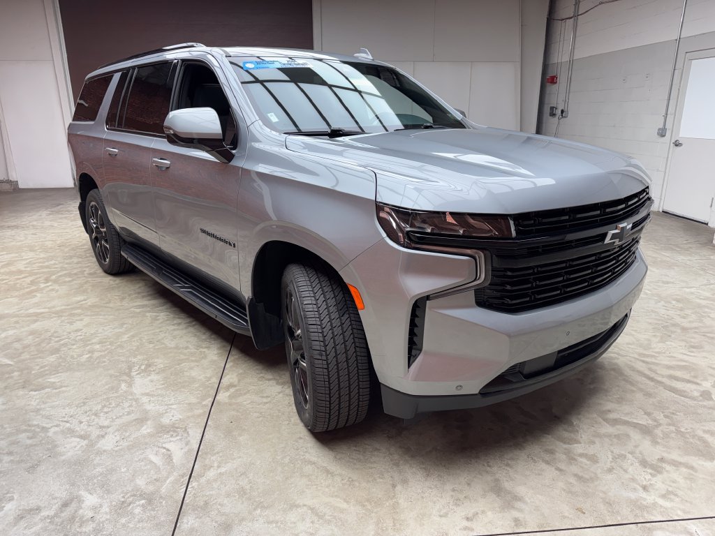 Used 2024 Chevrolet Suburban RST w/ Luxury Package AWD/4WD image 7