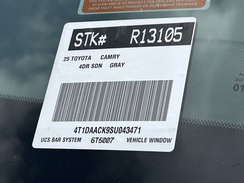 Used 2025 Toyota Camry SE FWD image 30