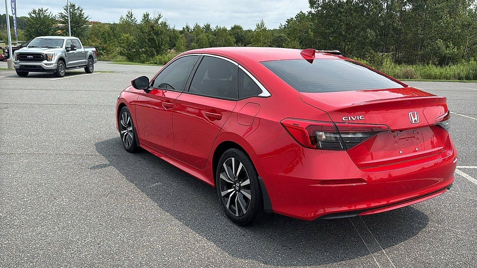 Used 2023 Honda Civic EX image 9