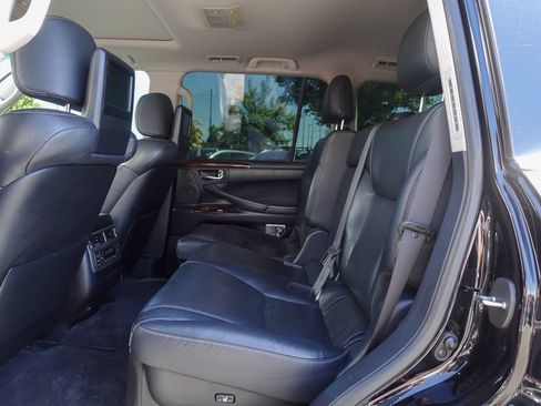 Used 2014 Lexus LX 570 4WD w/ Luxury Package image 12