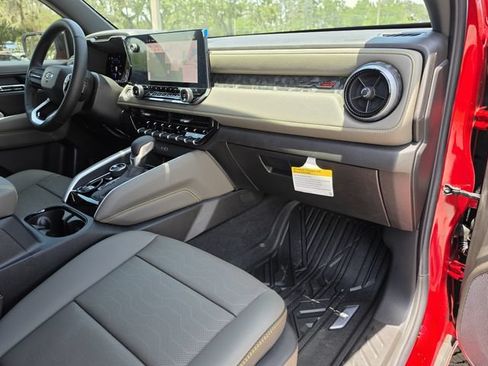 New 2026 Chevrolet Colorado ZR2 w/ Technology Package AWD/4WD image 15