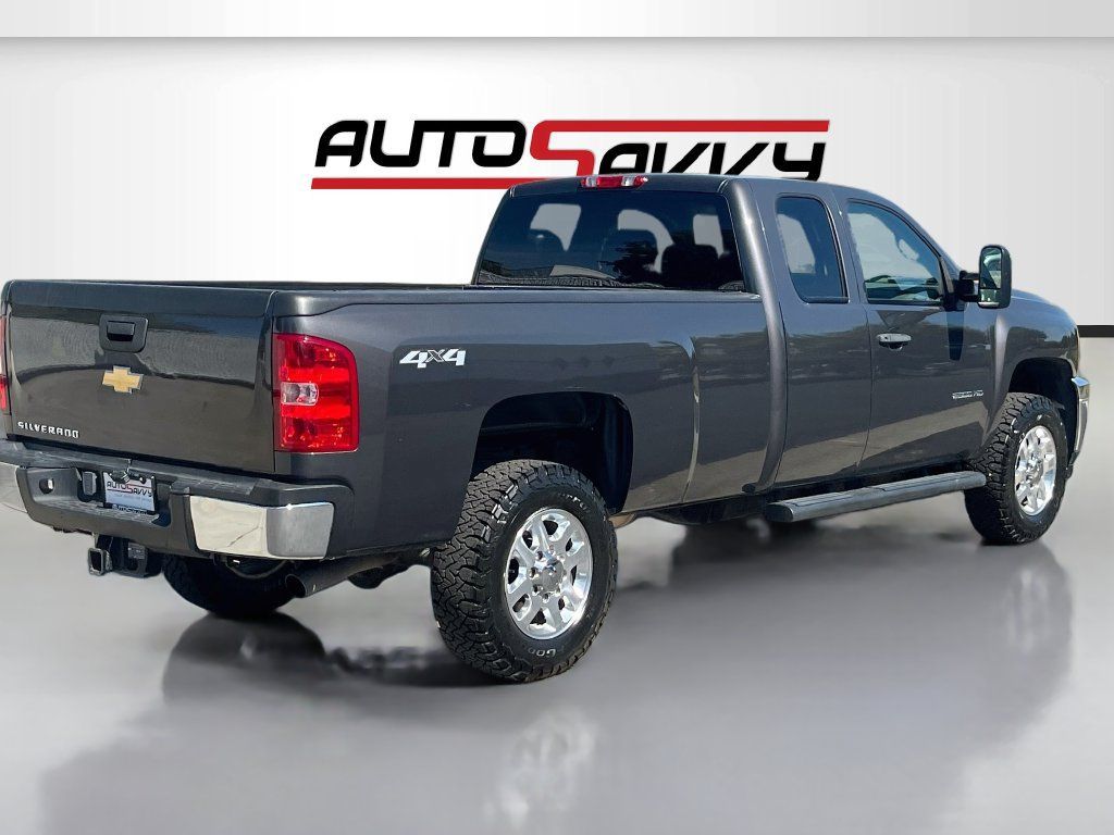 Used 2011 Chevrolet Silverado 2500 W/T AWD/4WD image 7