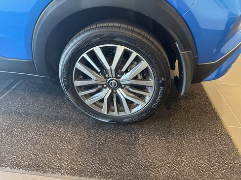 Used 2021 Nissan Kicks SV image 13