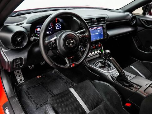 Used 2023 Toyota GR86 Premium w/ ALL Weather Mat Package (TMS) RWD image 18