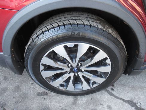 Used 2017 Subaru Outback 2.5i Limited AWD/4WD image 9
