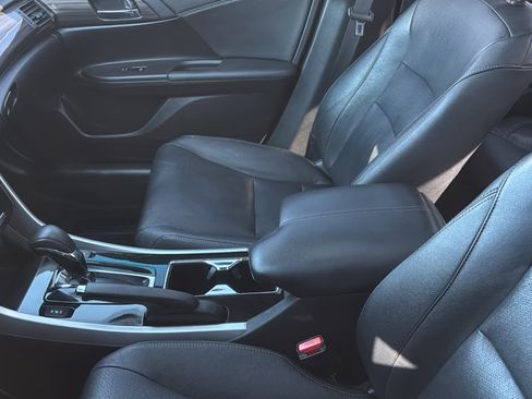 Certified 2017 Honda Accord EX-L image 2