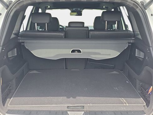 Used 2025 Mercedes-Benz GLB 250 image 12
