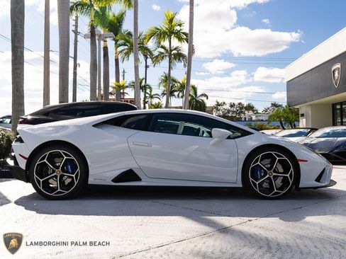 Used 2021 Lamborghini Huracan EVO image 7