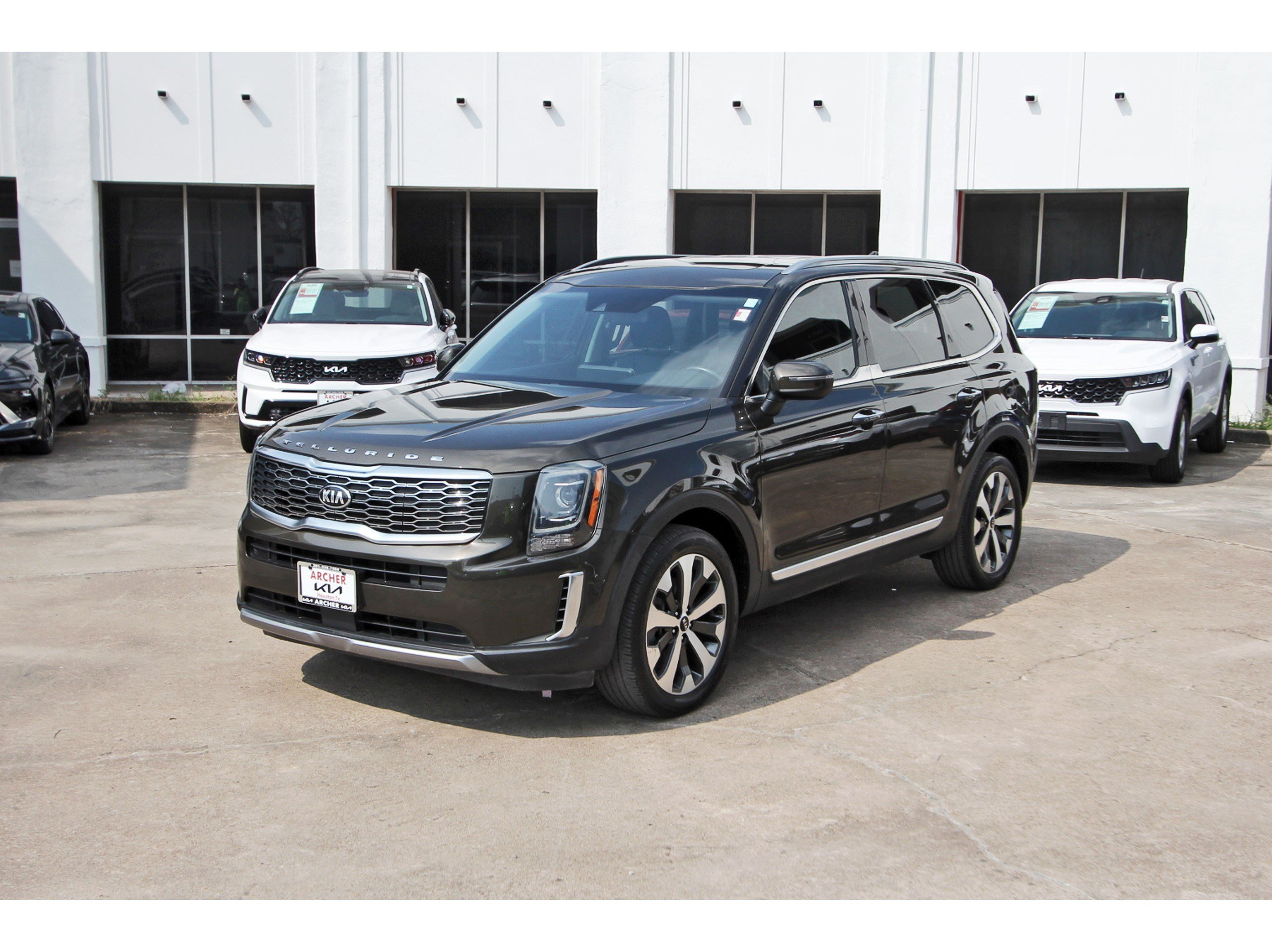 Used 2021 Kia Telluride S FWD image 3