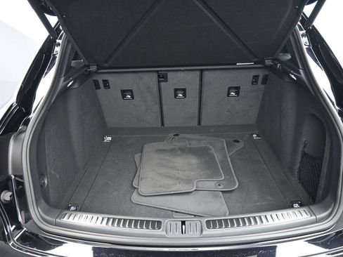 Certified 2025 Porsche Macan image 26