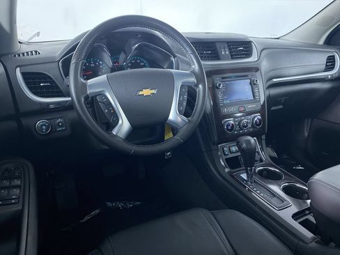 Used 2017 Chevrolet Traverse LT AWD/4WD image 2