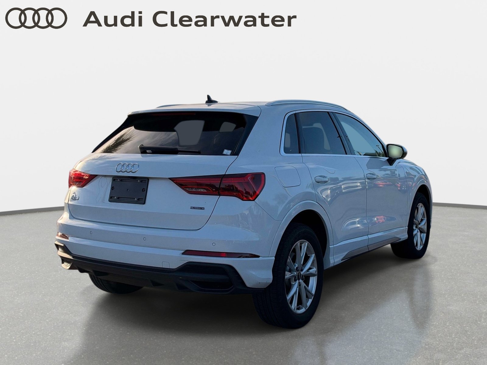 Used 2024 Audi Q3 2.0T Premium Plus w/ Premium Plus Package AWD/4WD image 3