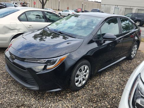 Used 2024 Toyota Corolla LE FWD image 8