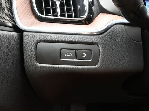 Used 2024 Volvo XC60 T8 Ultimate w/ Protection Package Premier AWD/4WD image 29