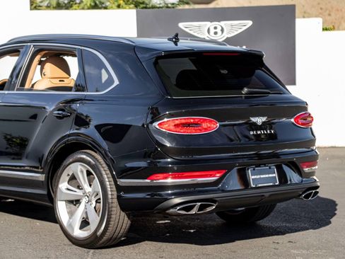 Certified 2023 Bentley Bentayga image 14
