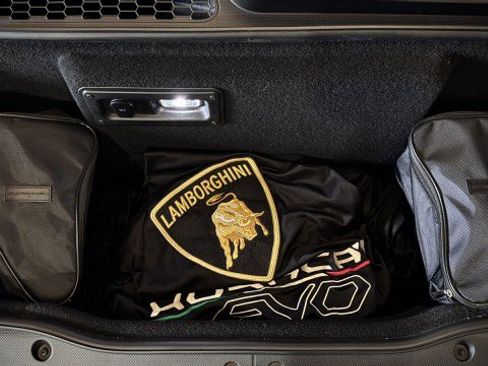 Used 2021 Lamborghini Huracan EVO image 21