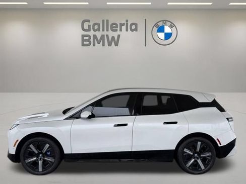 Used 2024 BMW iX xDrive50 w/ Premium Package AWD/4WD image 9