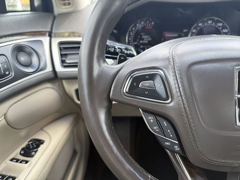 Used 2019 Lincoln MKZ Reserve FWD image 27