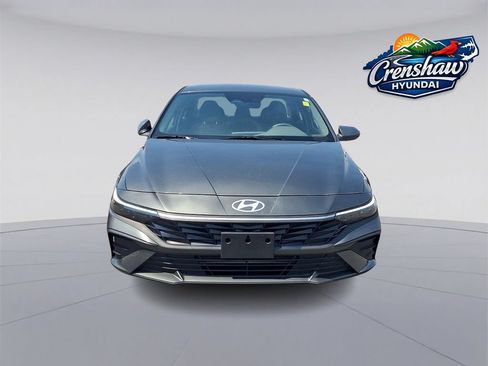 Used 2025 Hyundai Elantra SE FWD image 2