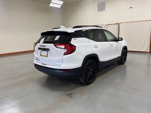 Used 2023 GMC Terrain SLT w/ Tech Package FWD image 8