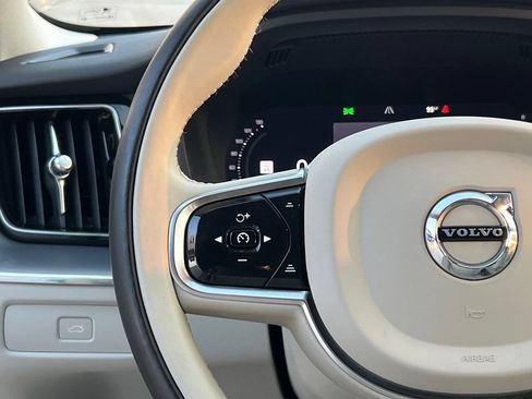 Certified 2024 Volvo XC60 B5 Core w/ Protection Package Premier AWD/4WD image 18