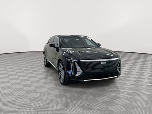 New 2026 Cadillac Lyriq Luxury image 2