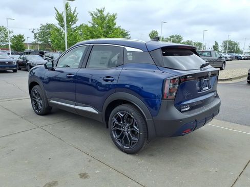 New 2026 Nissan Kicks SR w/ SR Premium Package AWD/4WD image 6