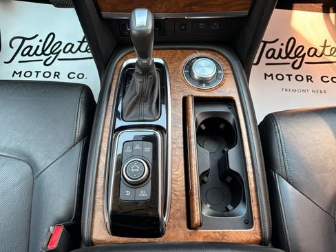 Used 2021 Nissan Armada SL w/ Captain's Chairs Package AWD/4WD image 23