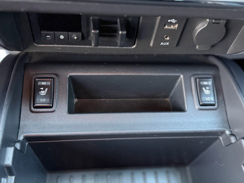 Used 2018 Nissan Titan SV w/ SV Convenience Package AWD/4WD image 28