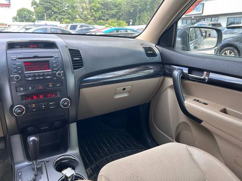 Used 2011 Kia Sorento EX AWD/4WD image 13