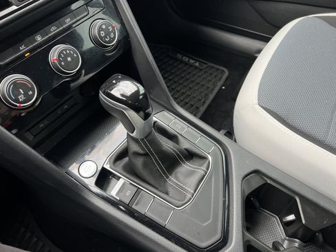 Certified 2025 Volkswagen Taos S image 23