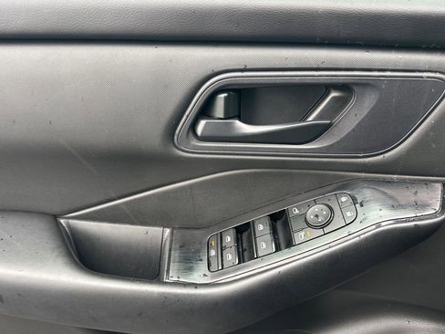 Certified 2024 Nissan Rogue S image 11