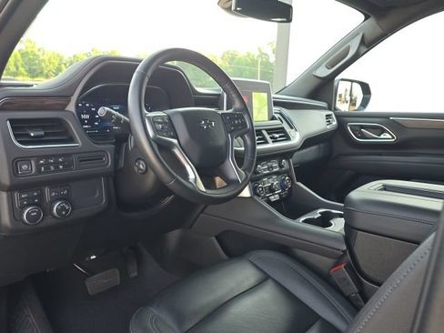 Used 2024 Chevrolet Tahoe Z71 w/ Luxury Package AWD/4WD image 27