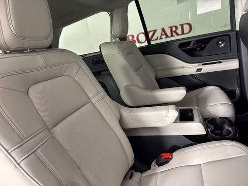 New 2025 Lincoln Aviator Reserve w/ Jet Appearance Package image 23