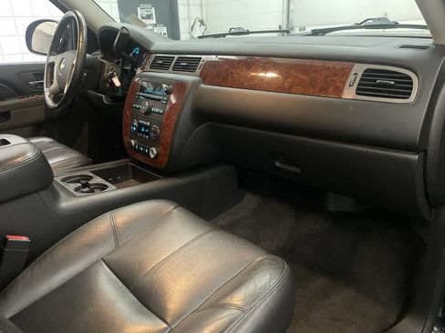 Used 2014 Chevrolet Tahoe LT AWD/4WD image 18