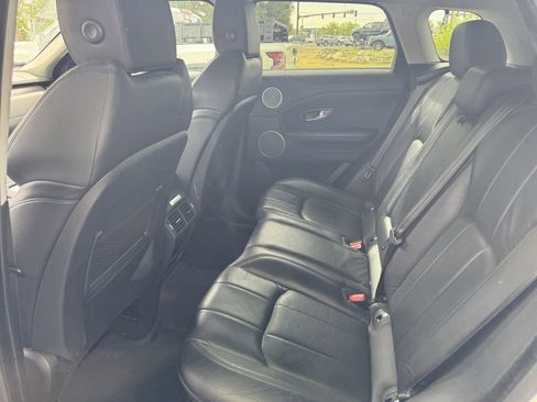 Used 2018 Land Rover Range Rover Evoque SE image 10