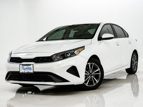 Certified 2023 Kia Forte LXS image 1