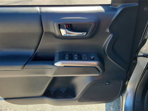 Used 2023 Toyota Tacoma Limited image 13