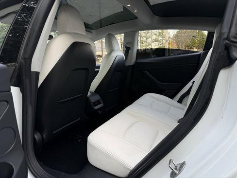 Used 2022 Tesla Model 3 Standard Range image 29