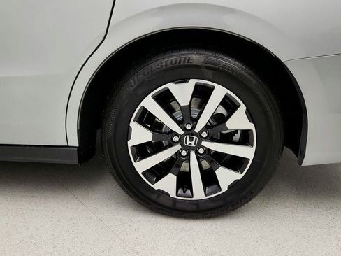 Used 2025 Honda Odyssey EX-L image 9