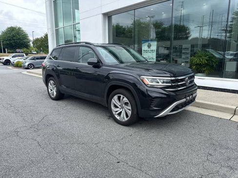 Used 2023 Volkswagen Atlas SE w/ Panoramic Sunroof Package AWD/4WD image 3