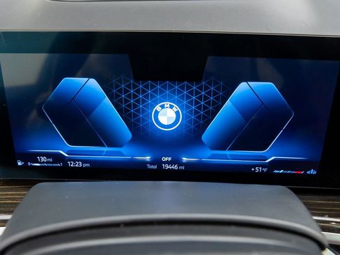 Certified 2025 BMW X7 xDrive40i w/ Premium Package image 22