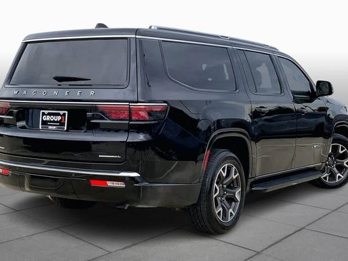 Used 2023 Jeep Wagoneer L Series III w/ Preferred Equipment Group image 12