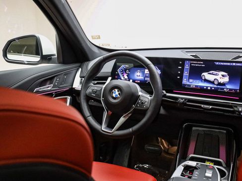 Used 2025 BMW X1 xDrive28i w/ Convenience Package image 16