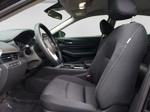 Used 2025 Nissan Altima 2.5 SV FWD image 10