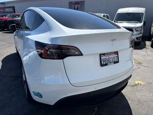 Used 2022 Tesla Model Y Long Range AWD/4WD image 27