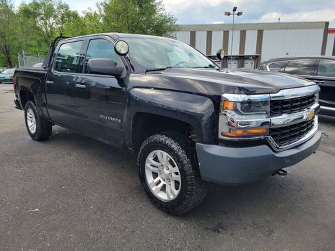 Used 2018 Chevrolet Silverado 1500 W/T w/ Special Service Package AWD/4WD image 3